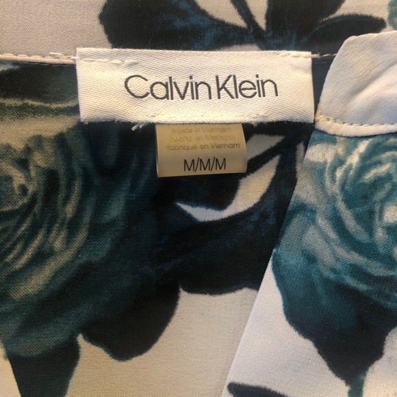 Floral Blouse - Calvin Klein - Size M 🌺 - Picture 4 of 4